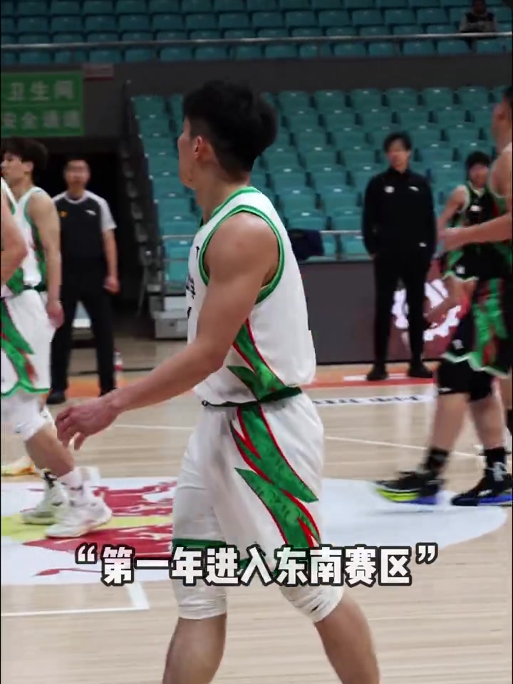 ?深圳大学男篮大一新生殷俊杰!东南赛区最强小个新星!