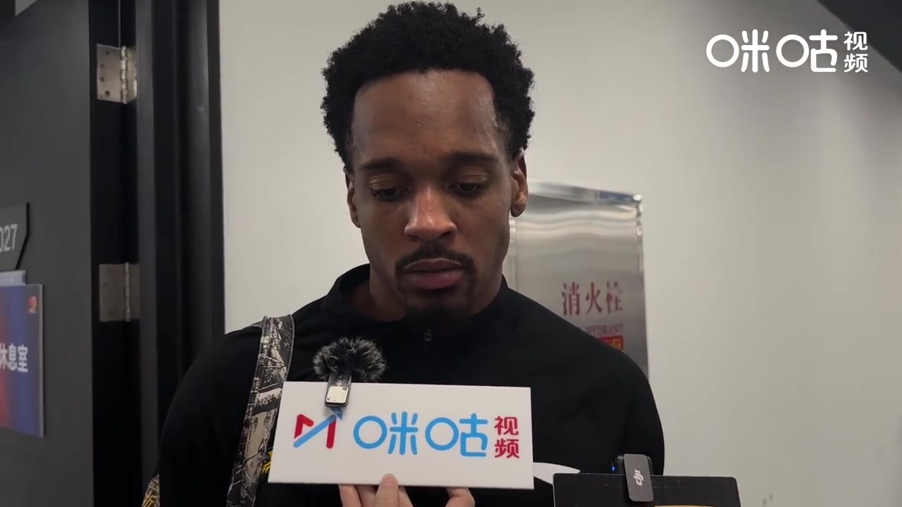 巴里-布朗:拿44分不赢球也没用 好在赢了 在好的球队有好的队友